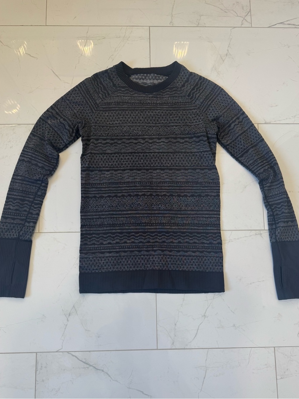 Lululemon rest less athletic long sleeve top
